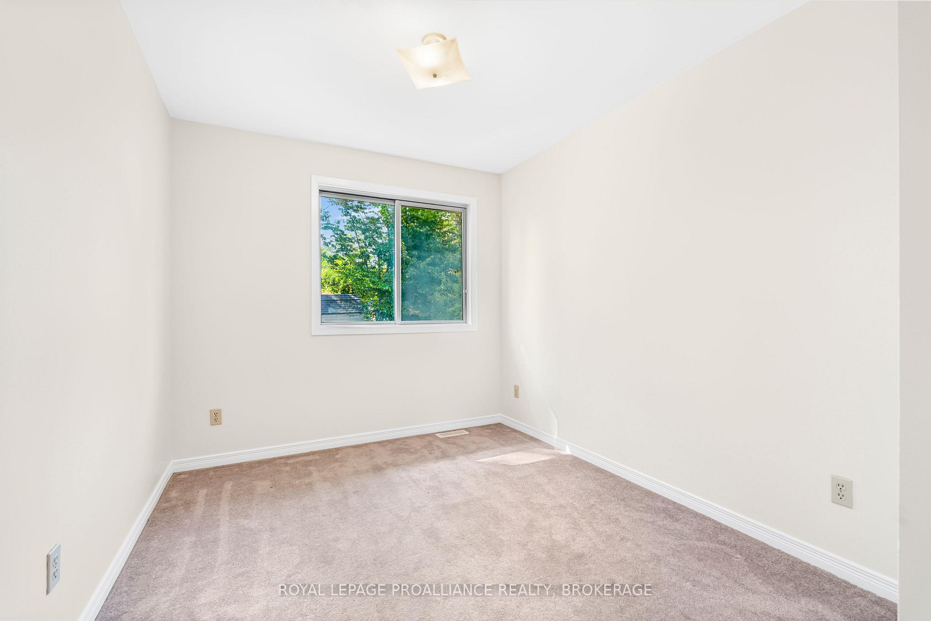 Photo 12 of 1470 Montreal Street, Kingston, Rideau — HOMEH