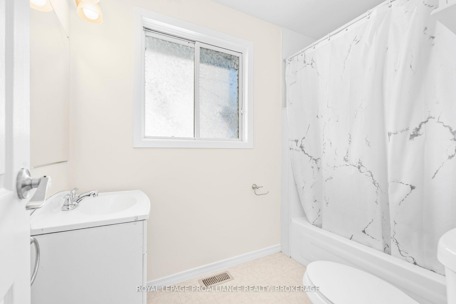 Photo 14 of 1470 Montreal Street, Kingston, Rideau — HOMEH