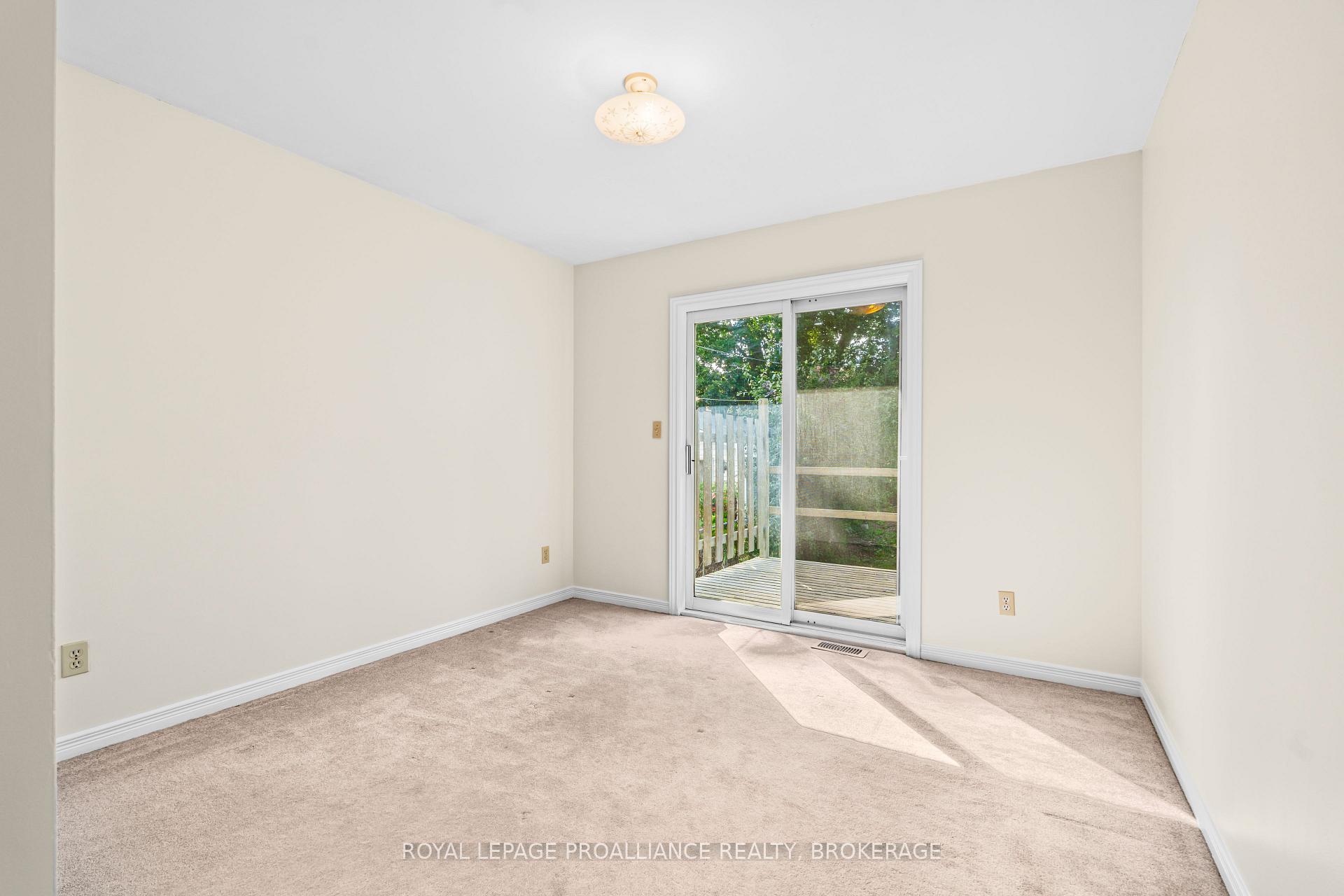 Photo 15 of 1470 Montreal Street, Kingston, Rideau — HOMEH