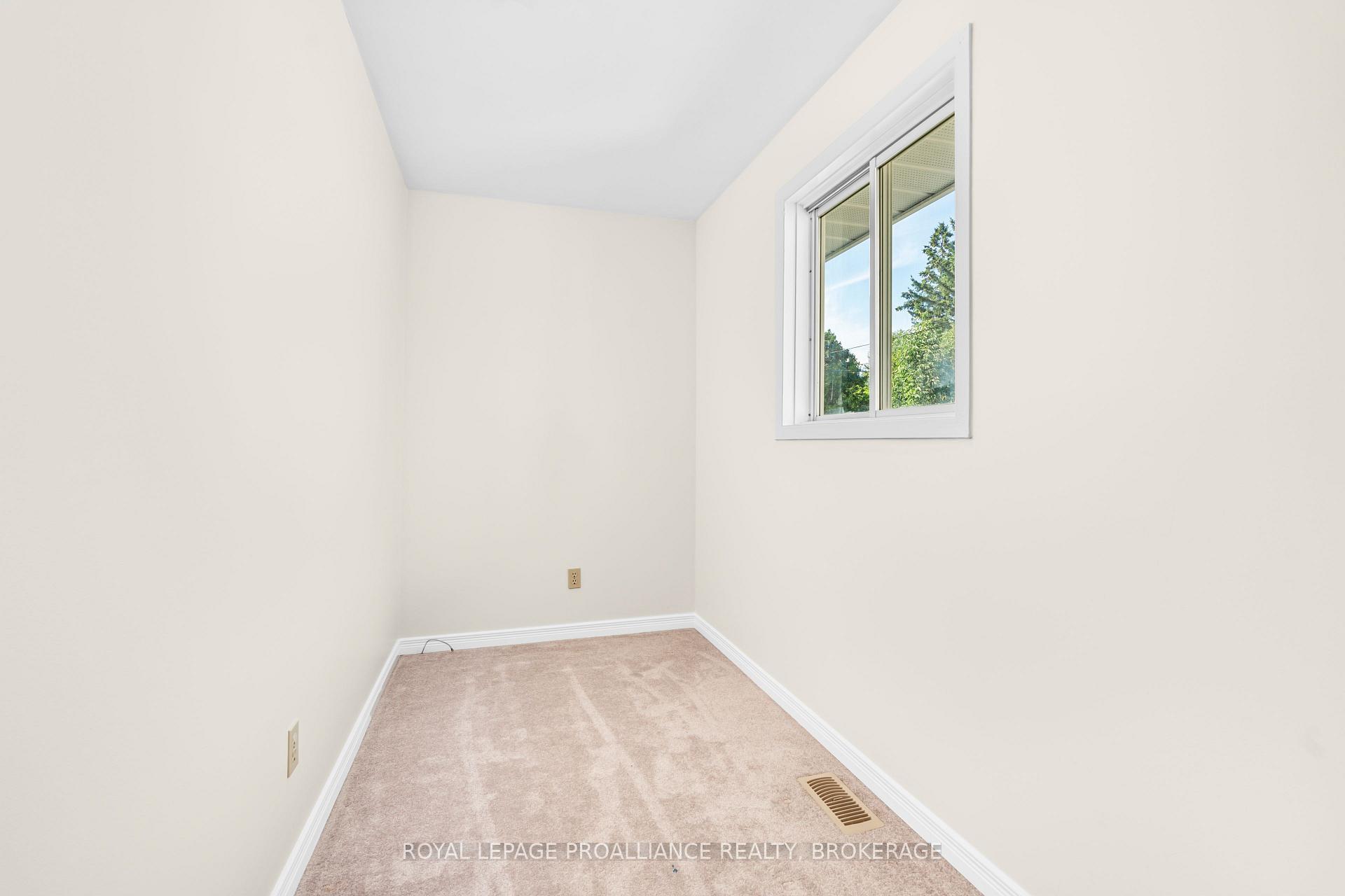 Photo 17 of 1470 Montreal Street, Kingston, Rideau — HOMEH