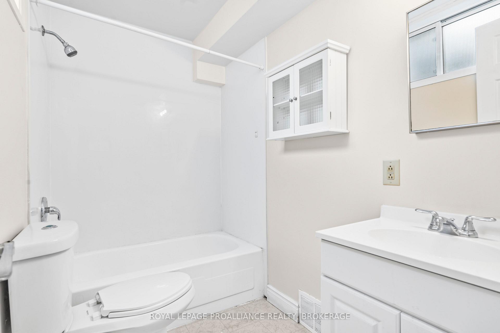 Photo 24 of 1470 Montreal Street, Kingston, Rideau — HOMEH