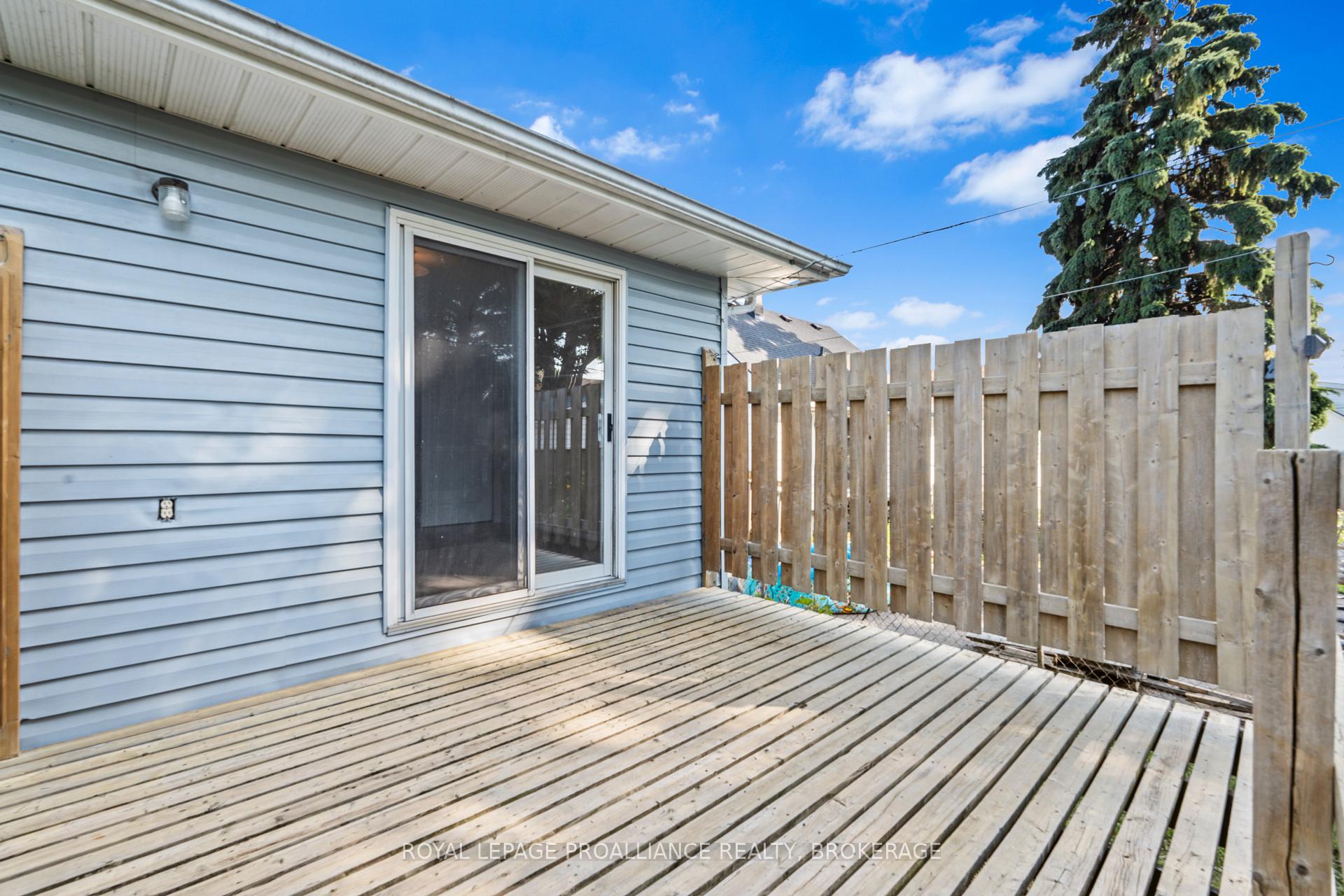 Photo 33 of 1470 Montreal Street, Kingston, Rideau — HOMEH