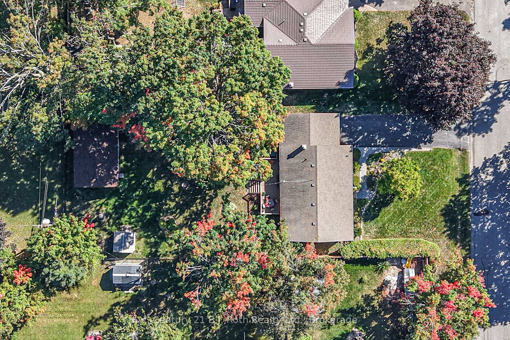 Photo 9 of 262 Lawrence Avenue, Orillia — HOMEH