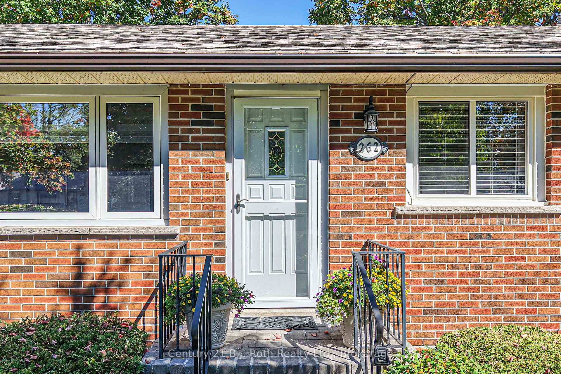 Photo 10 of 262 Lawrence Avenue, Orillia — HOMEH