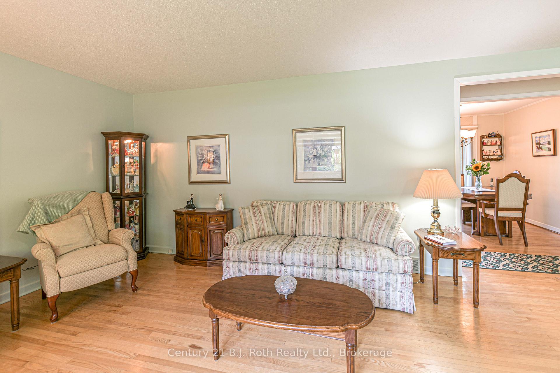 Photo 13 of 262 Lawrence Avenue, Orillia — HOMEH