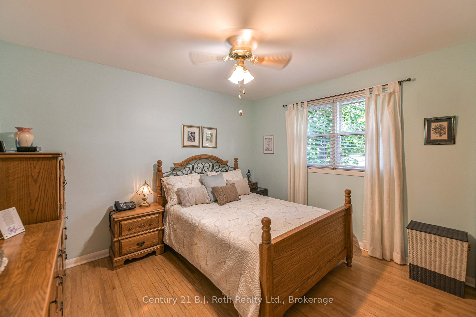 Photo 18 of 262 Lawrence Avenue, Orillia — HOMEH