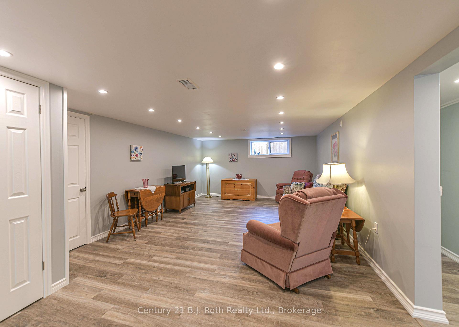 Photo 28 of 262 Lawrence Avenue, Orillia — HOMEH