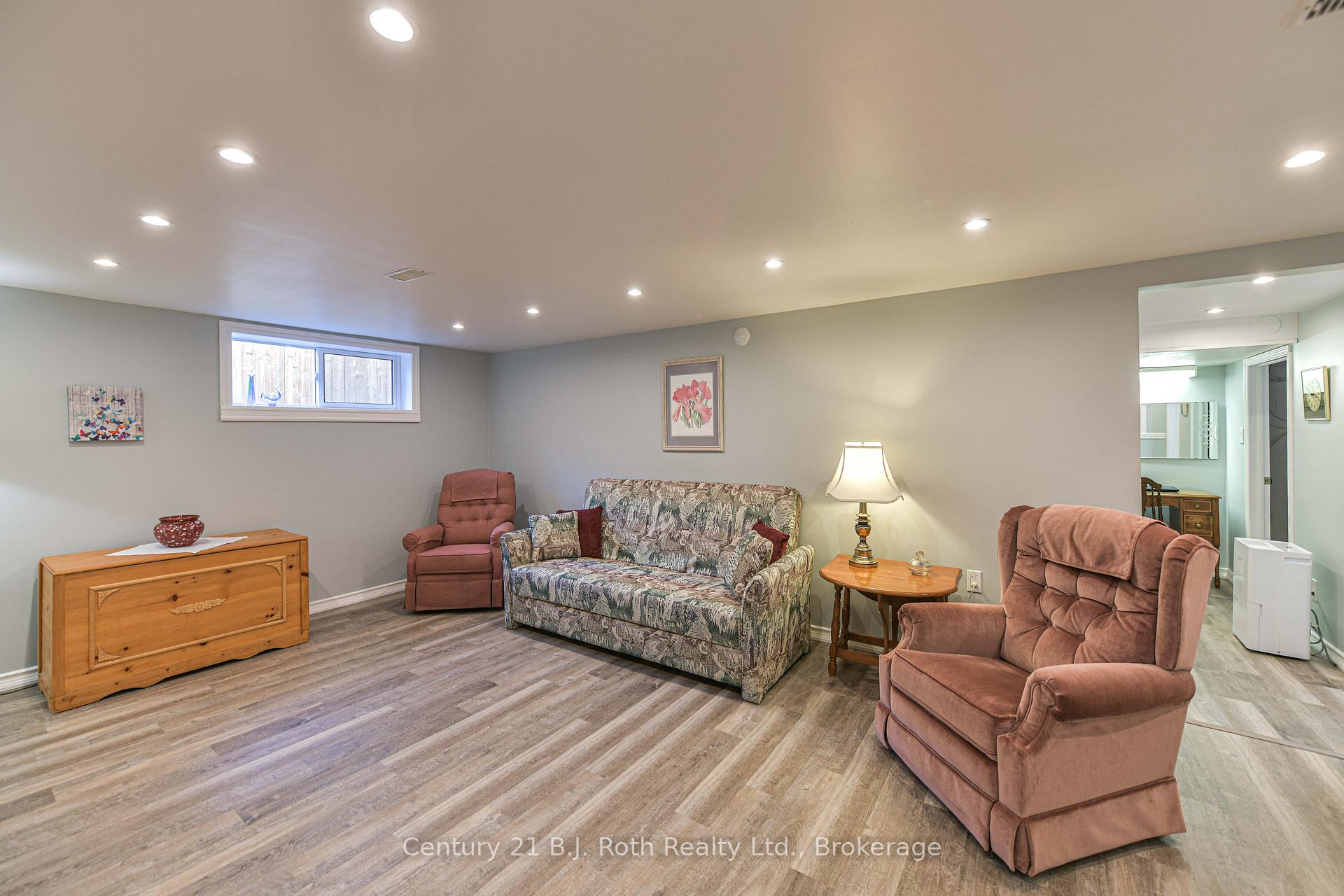 Photo 29 of 262 Lawrence Avenue, Orillia — HOMEH