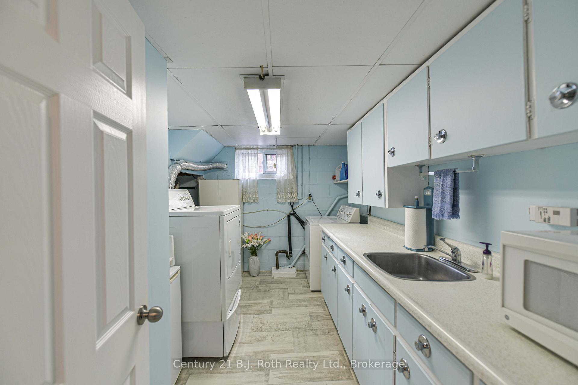 Photo 31 of 262 Lawrence Avenue, Orillia — HOMEH