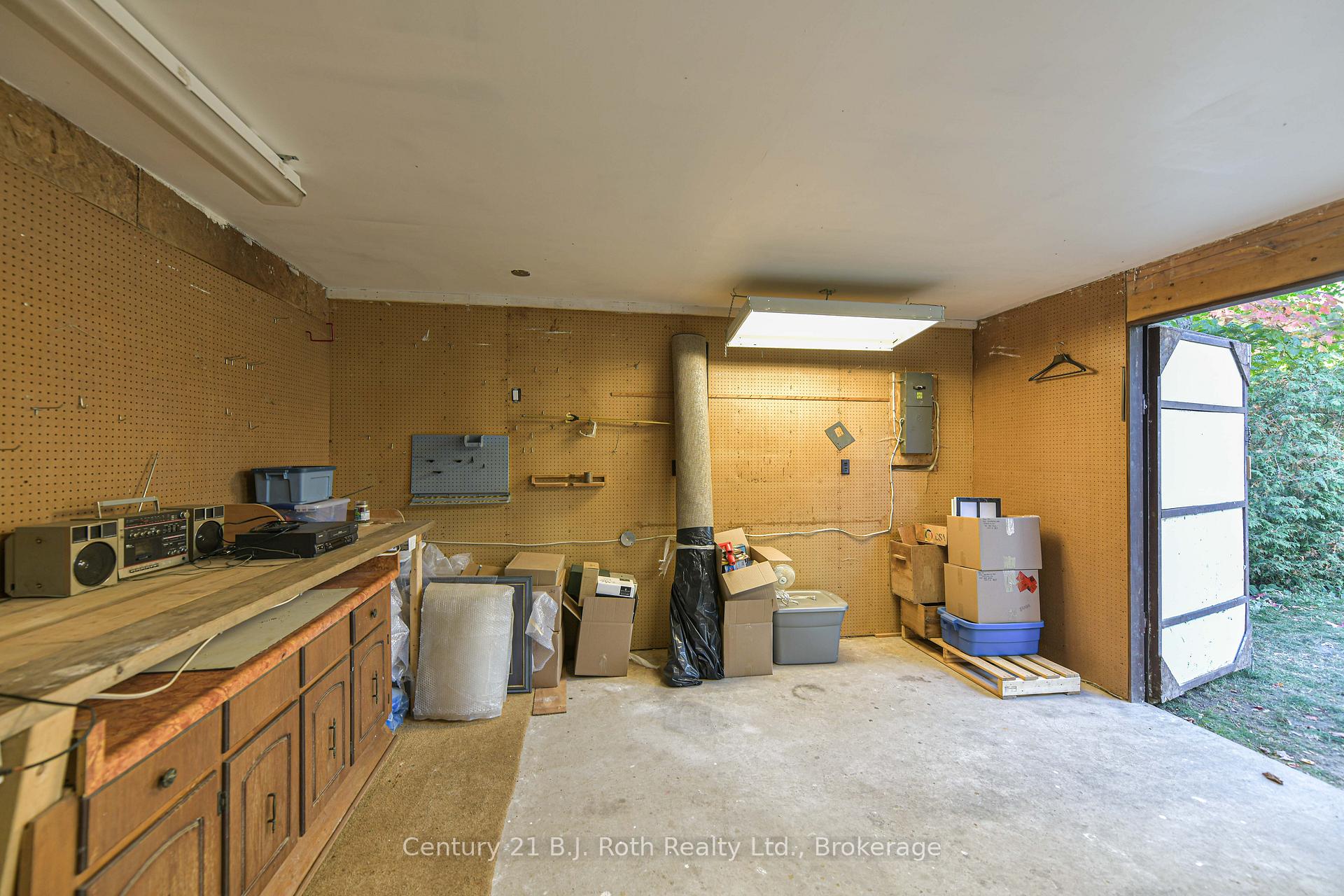 Photo 37 of 262 Lawrence Avenue, Orillia — HOMEH