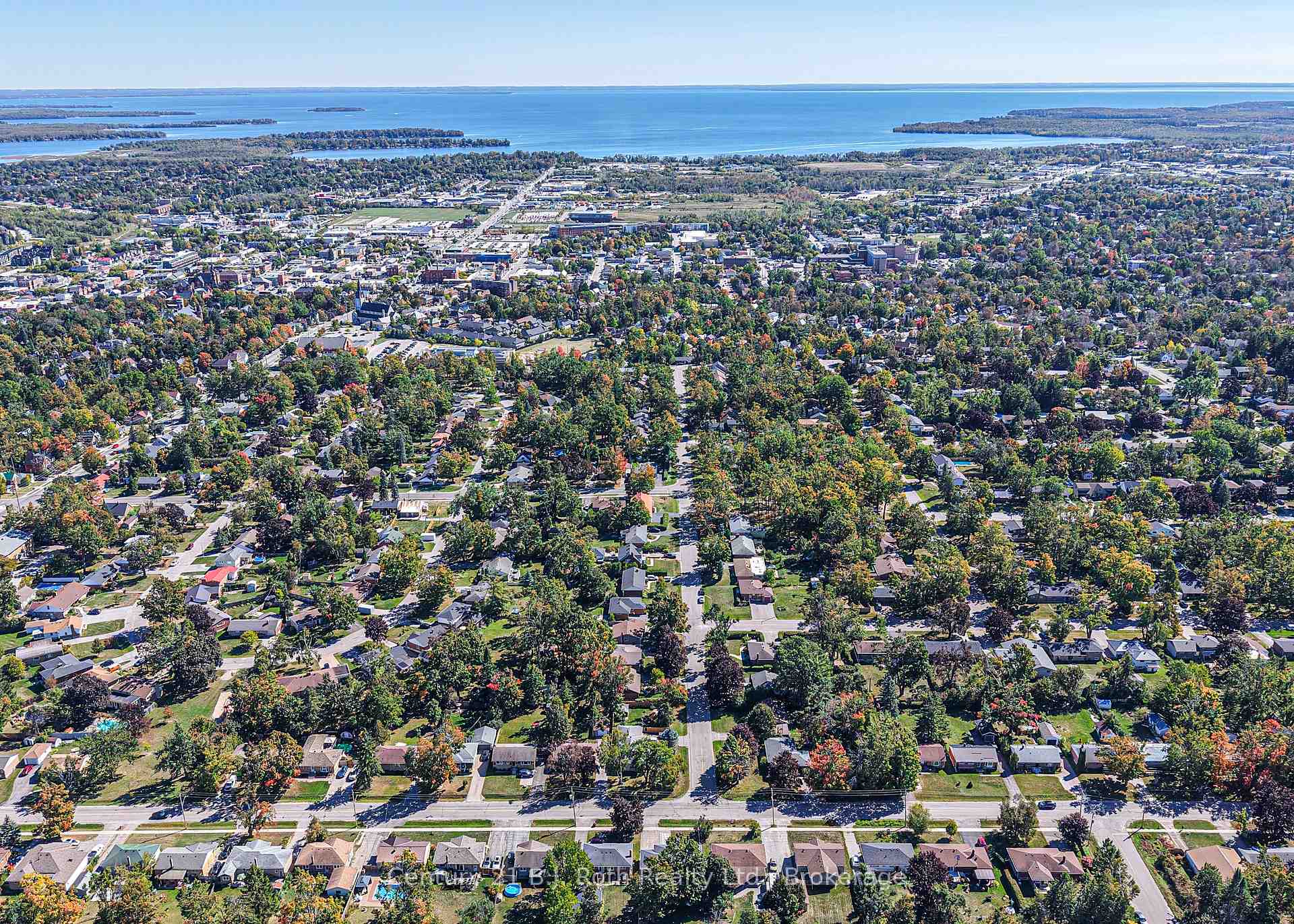 Photo 41 of 262 Lawrence Avenue, Orillia — HOMEH