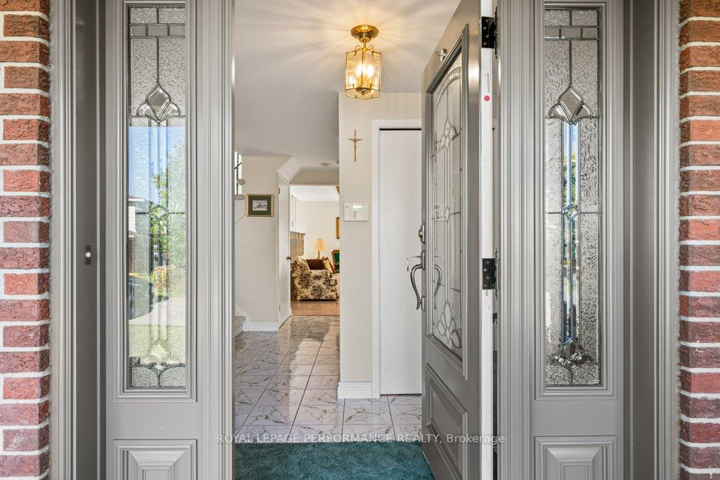 Photo 5 of 1777 Calumet Lane, Ottawa, Convent Glen South — HOMEH