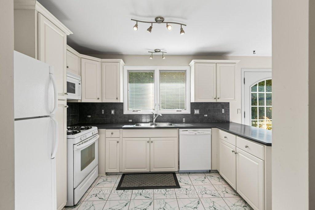 Photo 14 of 1777 Calumet Lane, Ottawa, Convent Glen South — HOMEH