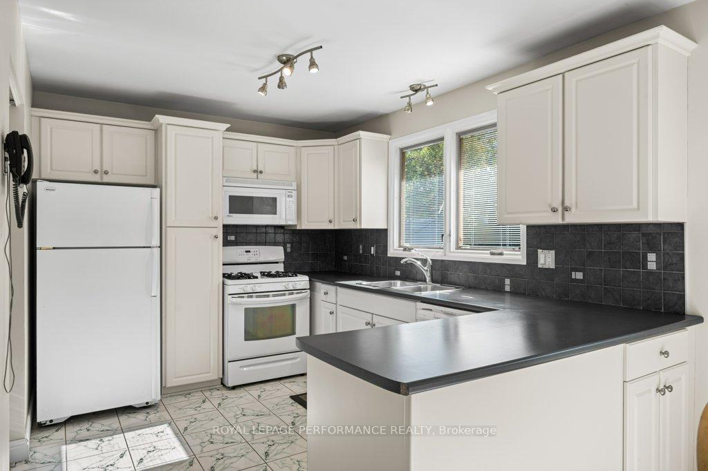 Photo 15 of 1777 Calumet Lane, Ottawa, Convent Glen South — HOMEH