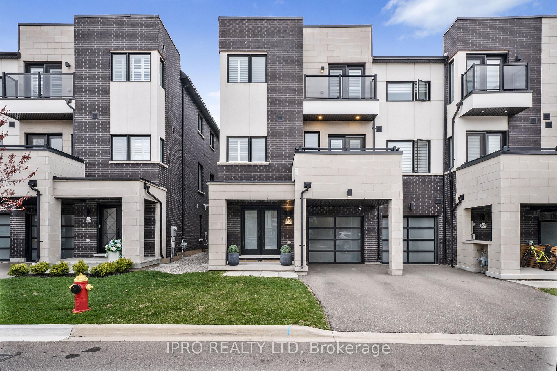 Front of 1337 Clarriage Court