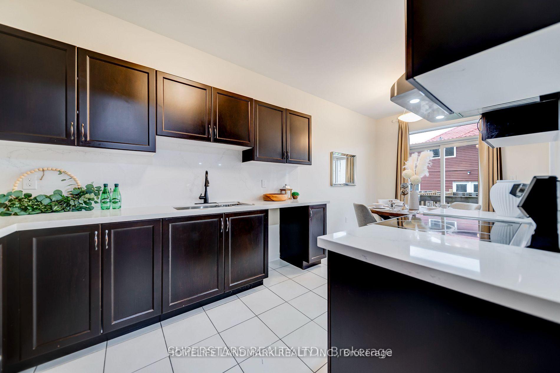 Photo 12 of 27 Trinco Way, Markham, Cedarwood — HOMEH
