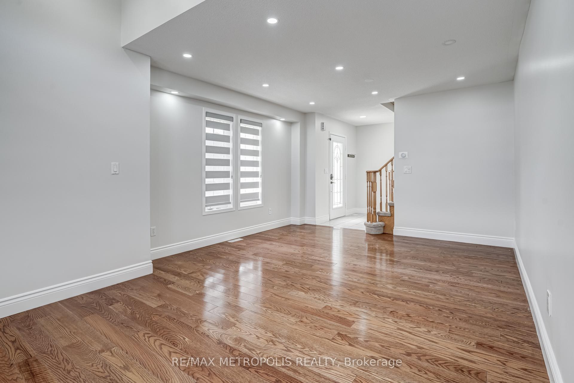 Photo 3 of Unit Upper, 24 Babcock Crescent, Milton, Dempsey — HOMEH