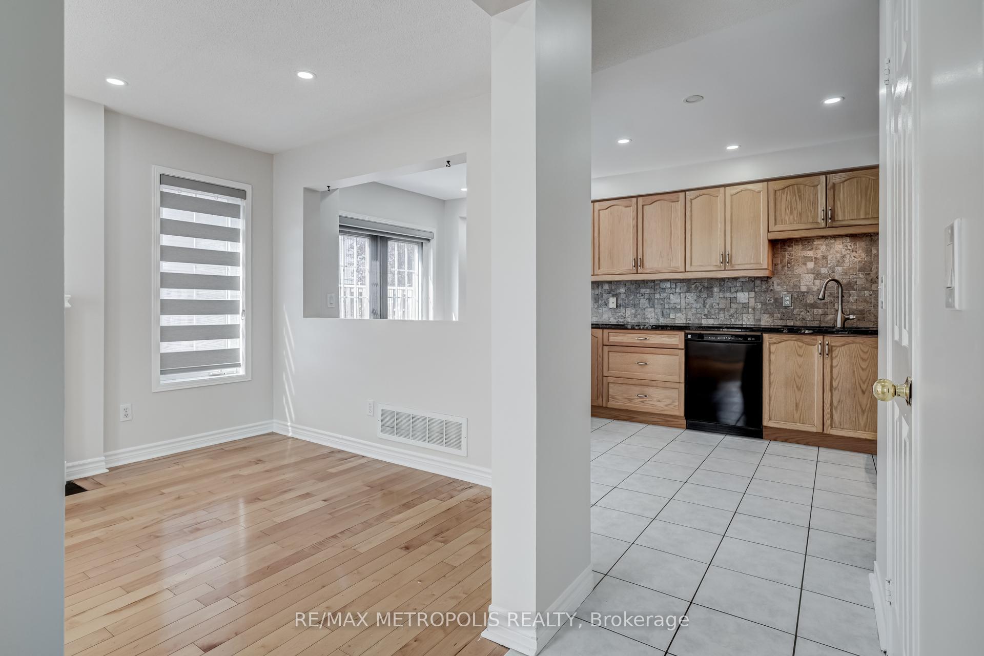Photo 4 of Unit Upper, 24 Babcock Crescent, Milton, Dempsey — HOMEH