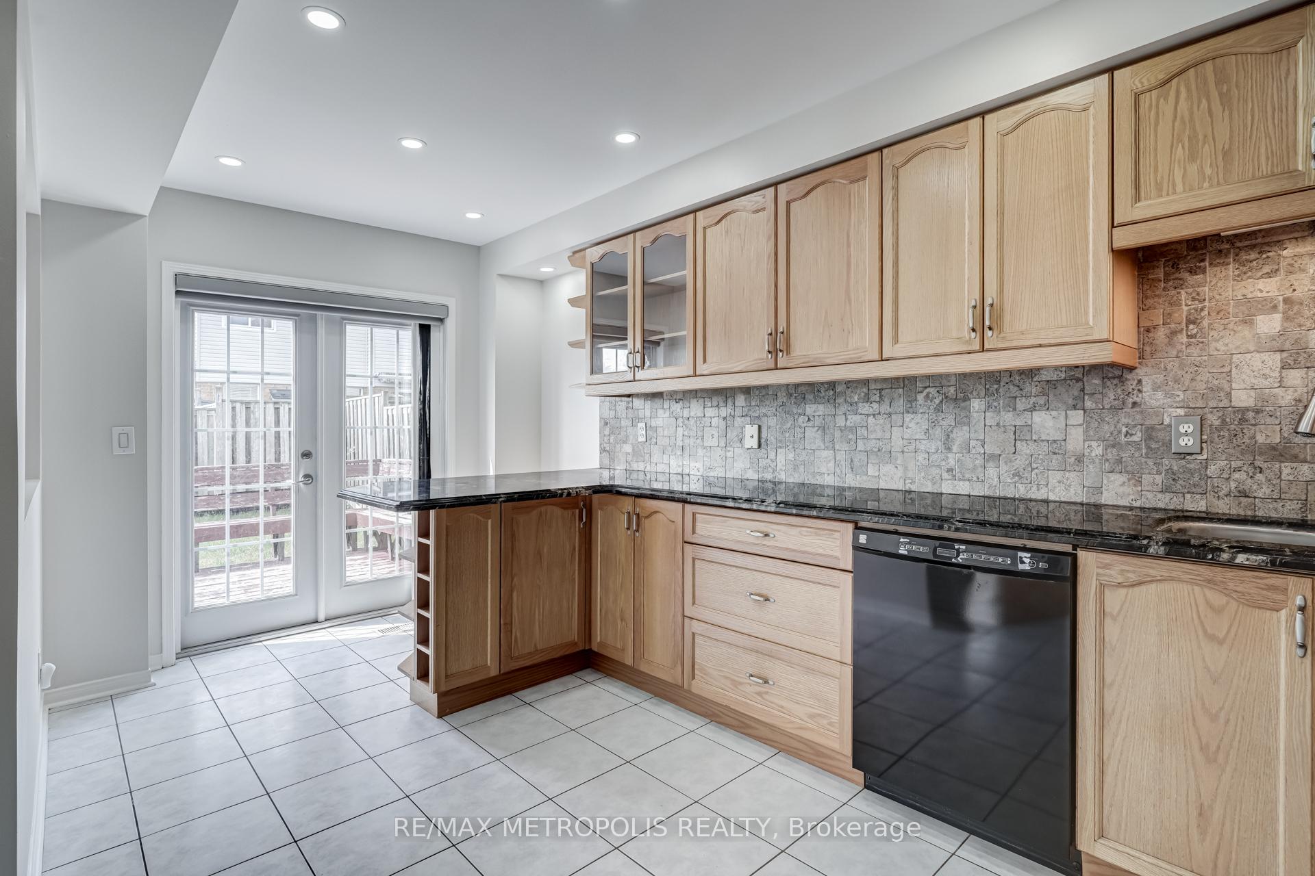 Photo 5 of Unit Upper, 24 Babcock Crescent, Milton, Dempsey — HOMEH