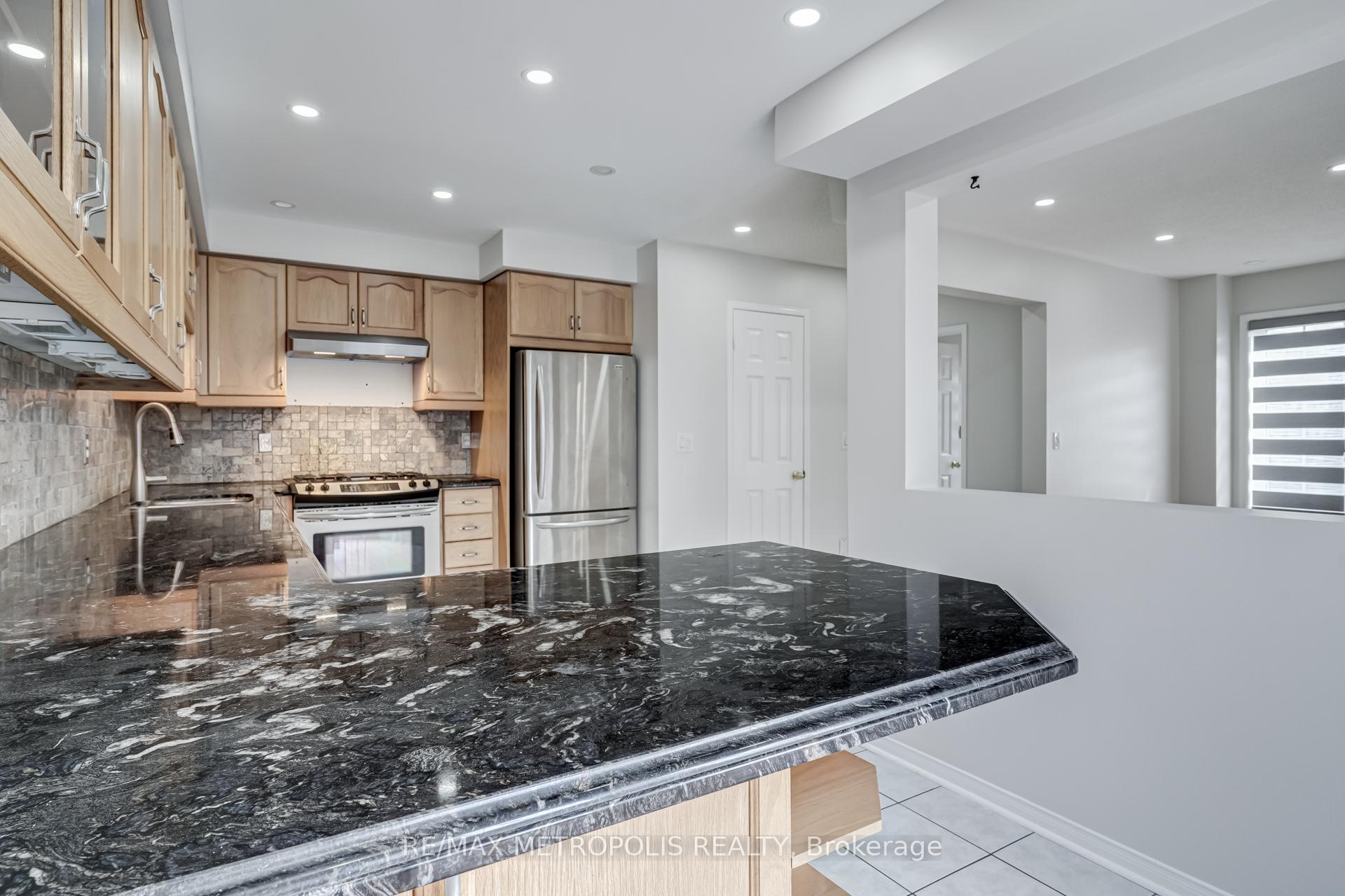 Photo 8 of Unit Upper, 24 Babcock Crescent, Milton, Dempsey — HOMEH