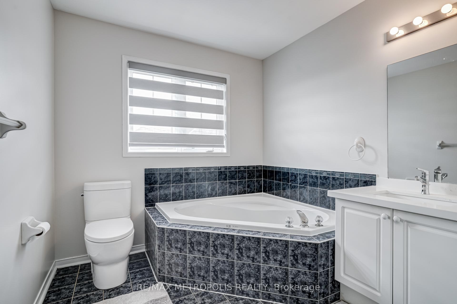 Photo 16 of Unit Upper, 24 Babcock Crescent, Milton, Dempsey — HOMEH