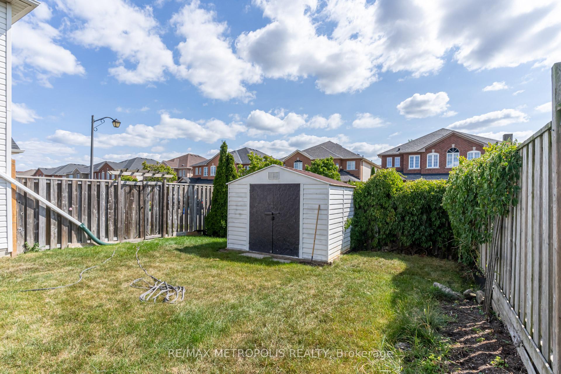 Photo 21 of Unit Upper, 24 Babcock Crescent, Milton, Dempsey — HOMEH