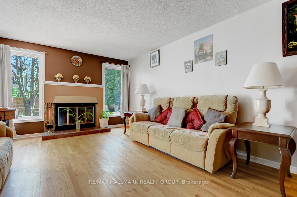 Photo 3 of 6078 Rivercrest Drive, Ottawa, Chapel Hill — HOMEH