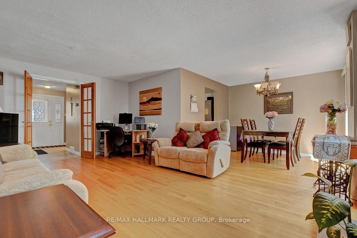 Photo 4 of 6078 Rivercrest Drive, Ottawa, Chapel Hill — HOMEH