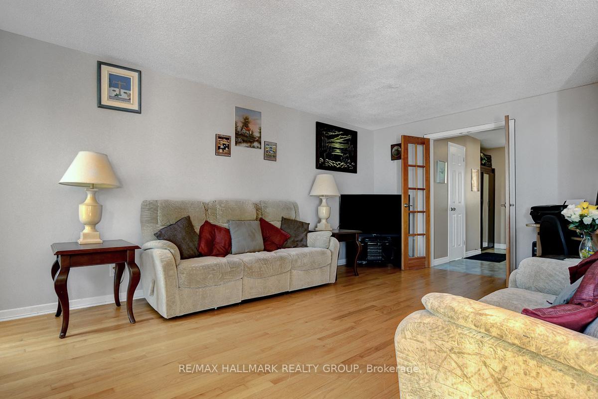 Photo 5 of 6078 Rivercrest Drive, Ottawa, Chapel Hill — HOMEH