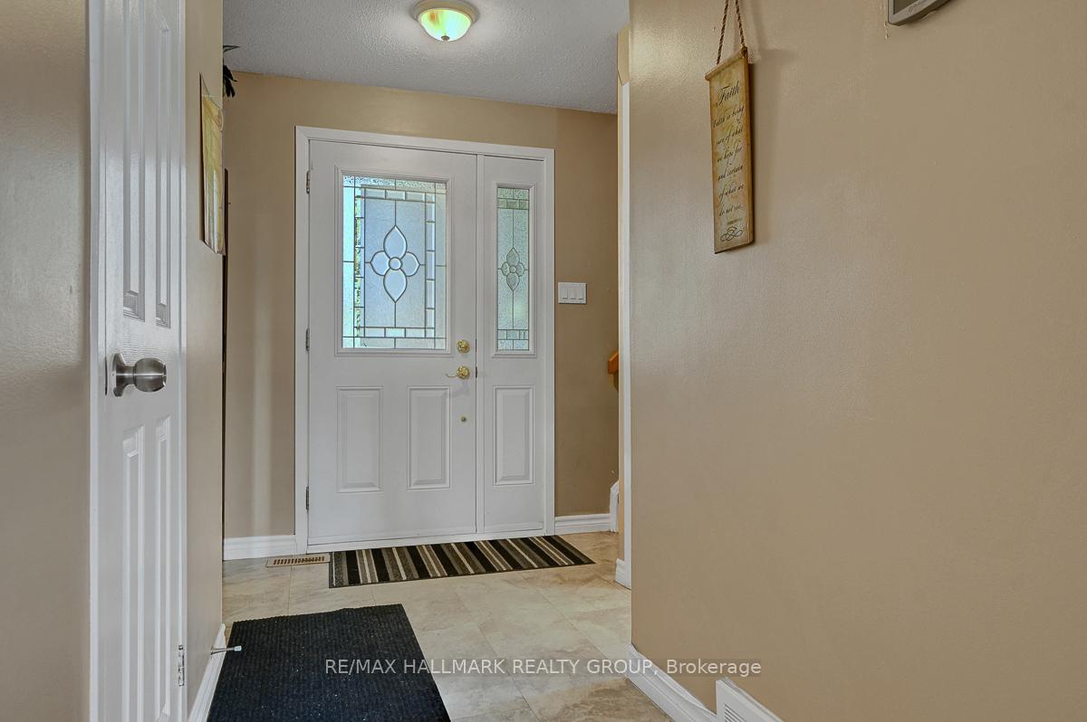 Photo 12 of 6078 Rivercrest Drive, Ottawa, Chapel Hill — HOMEH