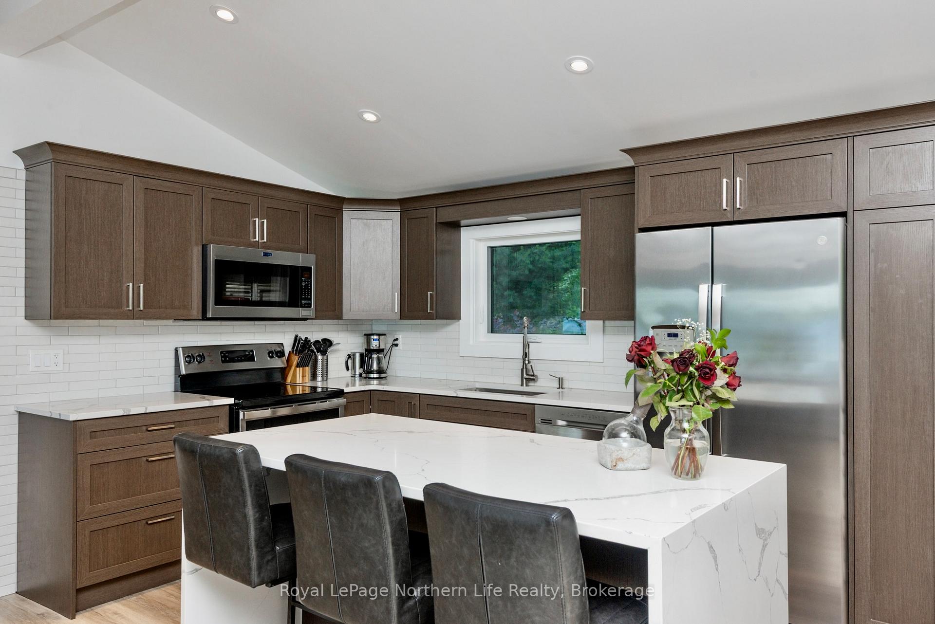 Photo 20 of 375 Northshore Road, North Bay, Birchaven — HOMEH