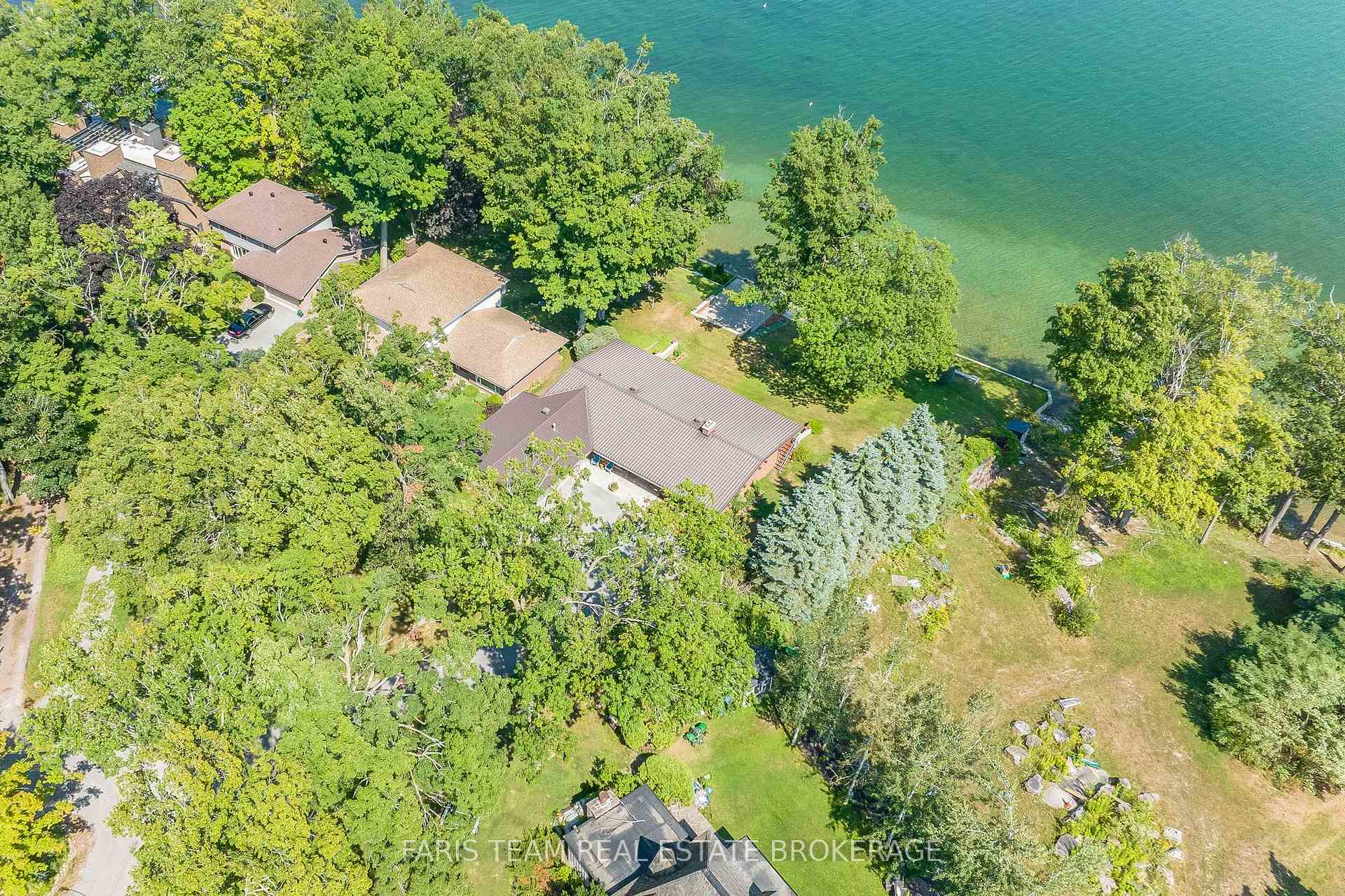 Photo 3 of 1 Southwood Circle, Orillia — HOMEH