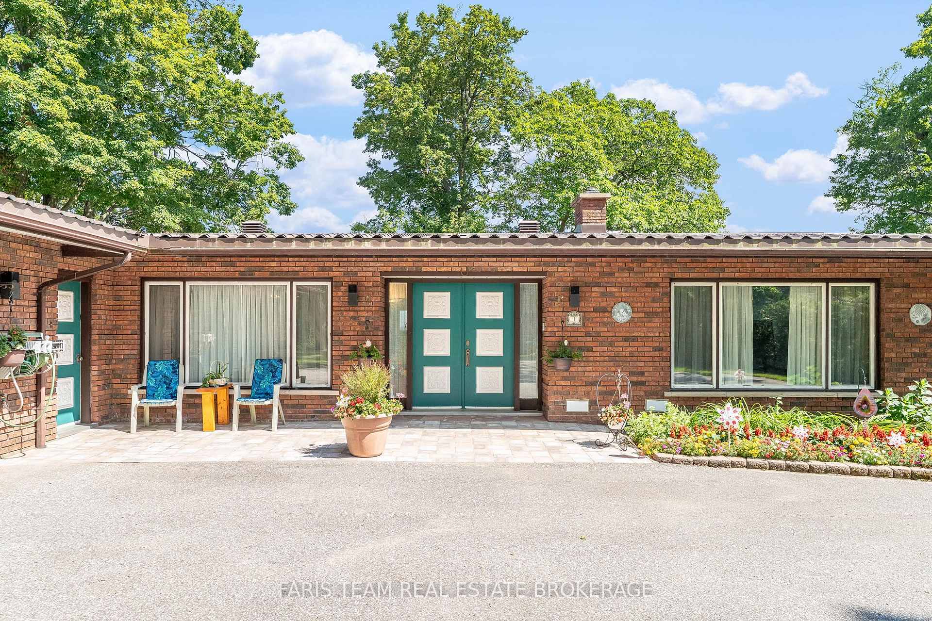 Photo 6 of 1 Southwood Circle, Orillia — HOMEH