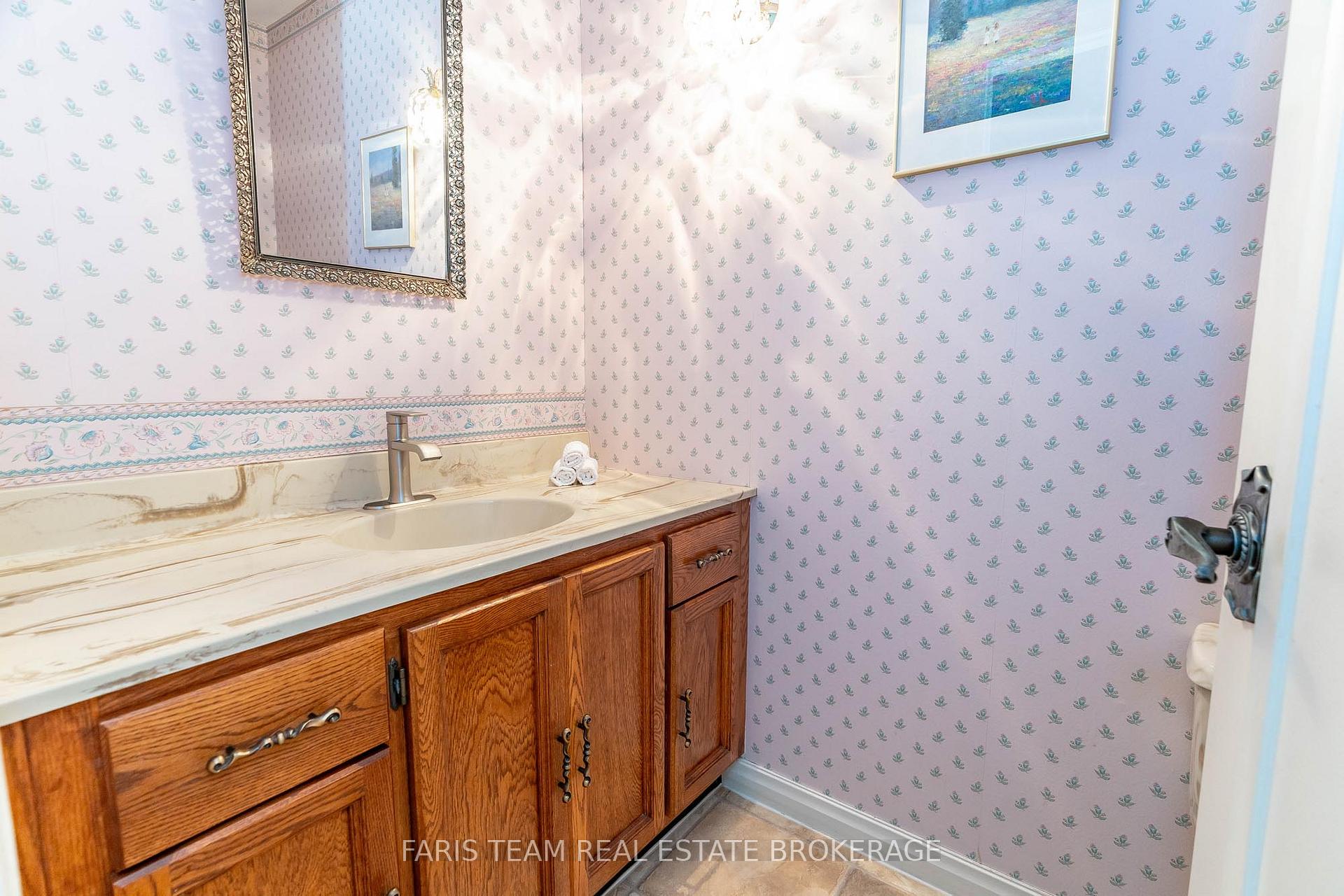 Photo 17 of 1 Southwood Circle, Orillia — HOMEH