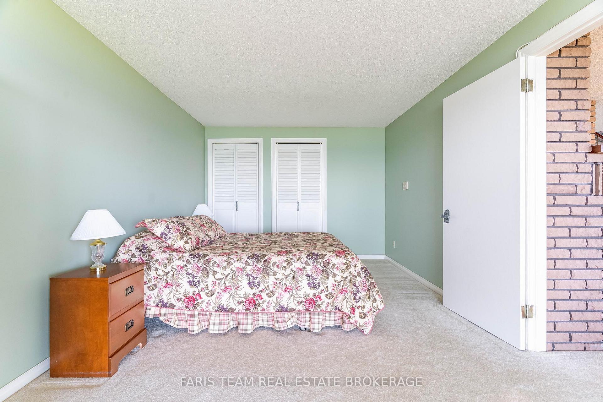 Photo 30 of 1 Southwood Circle, Orillia — HOMEH