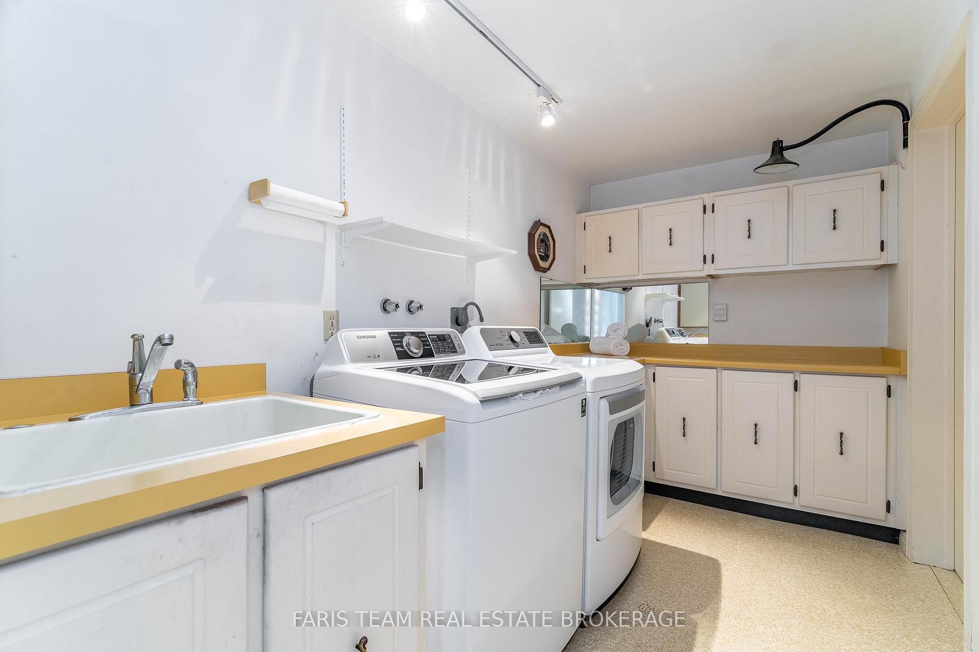 Photo 33 of 1 Southwood Circle, Orillia — HOMEH