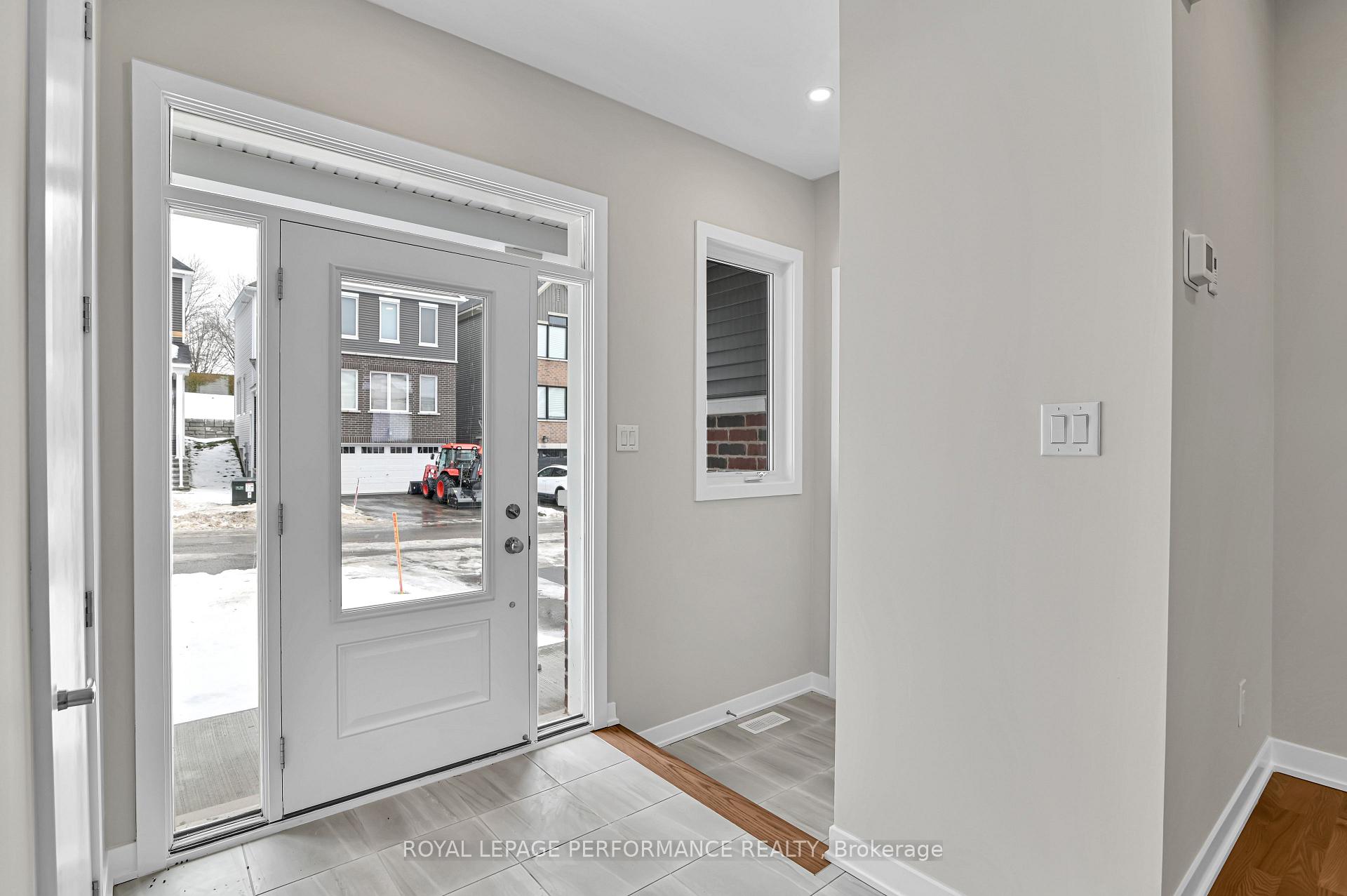 Photo 4 of 357 Falsetto Street E, Ottawa, Mer Bleue/Bradley Estates/Anderson Park — HOMEH