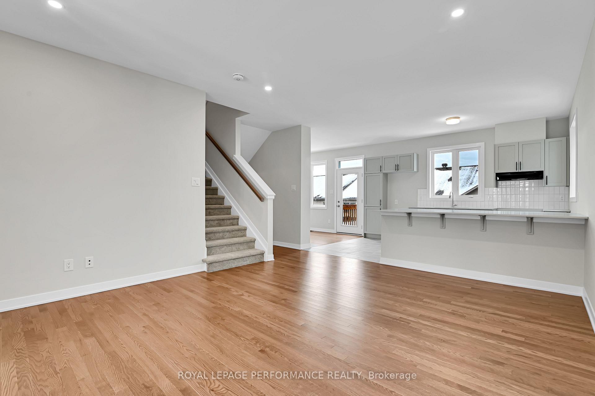 Photo 7 of 357 Falsetto Street E, Ottawa, Mer Bleue/Bradley Estates/Anderson Park — HOMEH