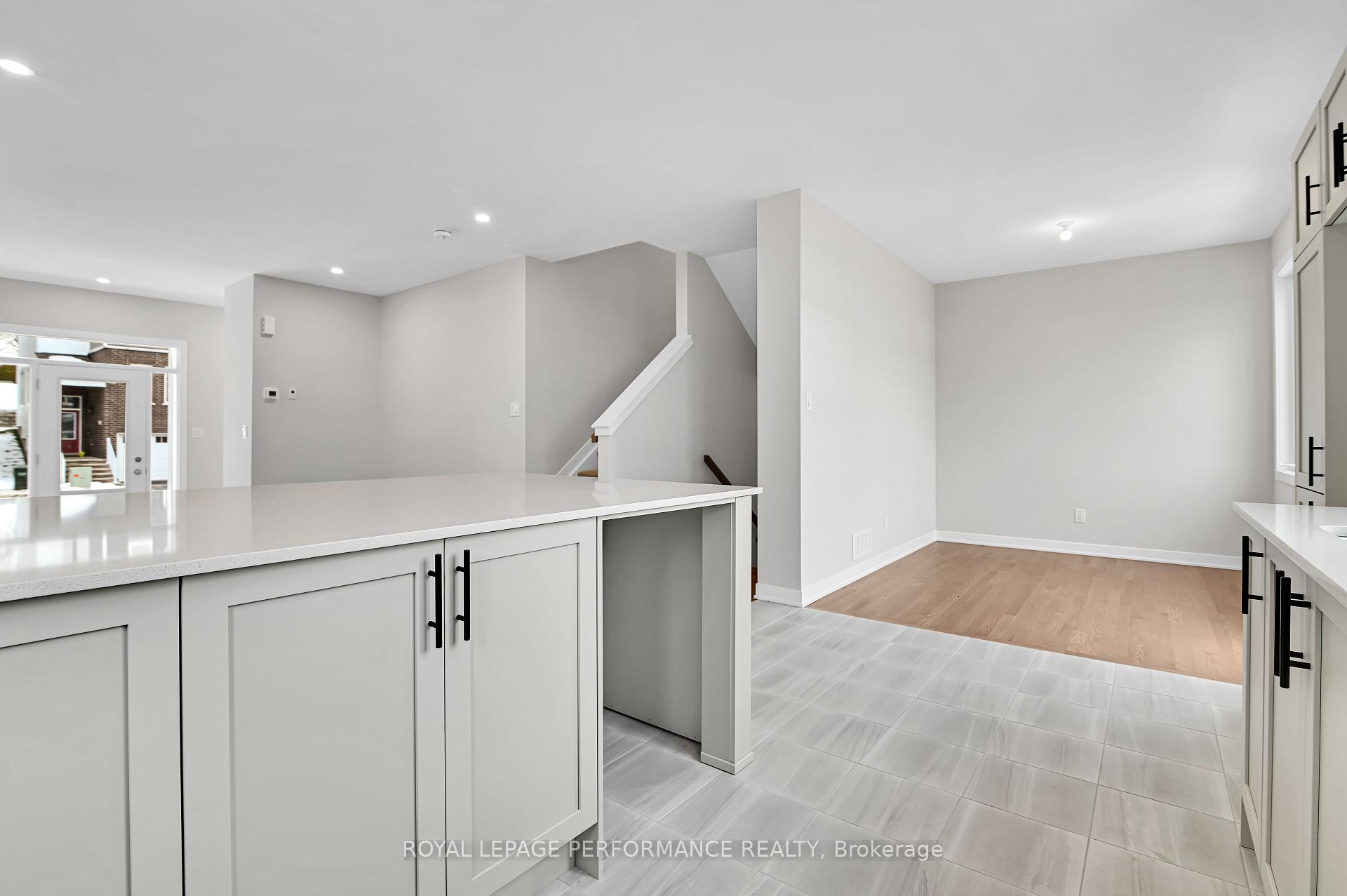 Photo 11 of 357 Falsetto Street E, Ottawa, Mer Bleue/Bradley Estates/Anderson Park — HOMEH