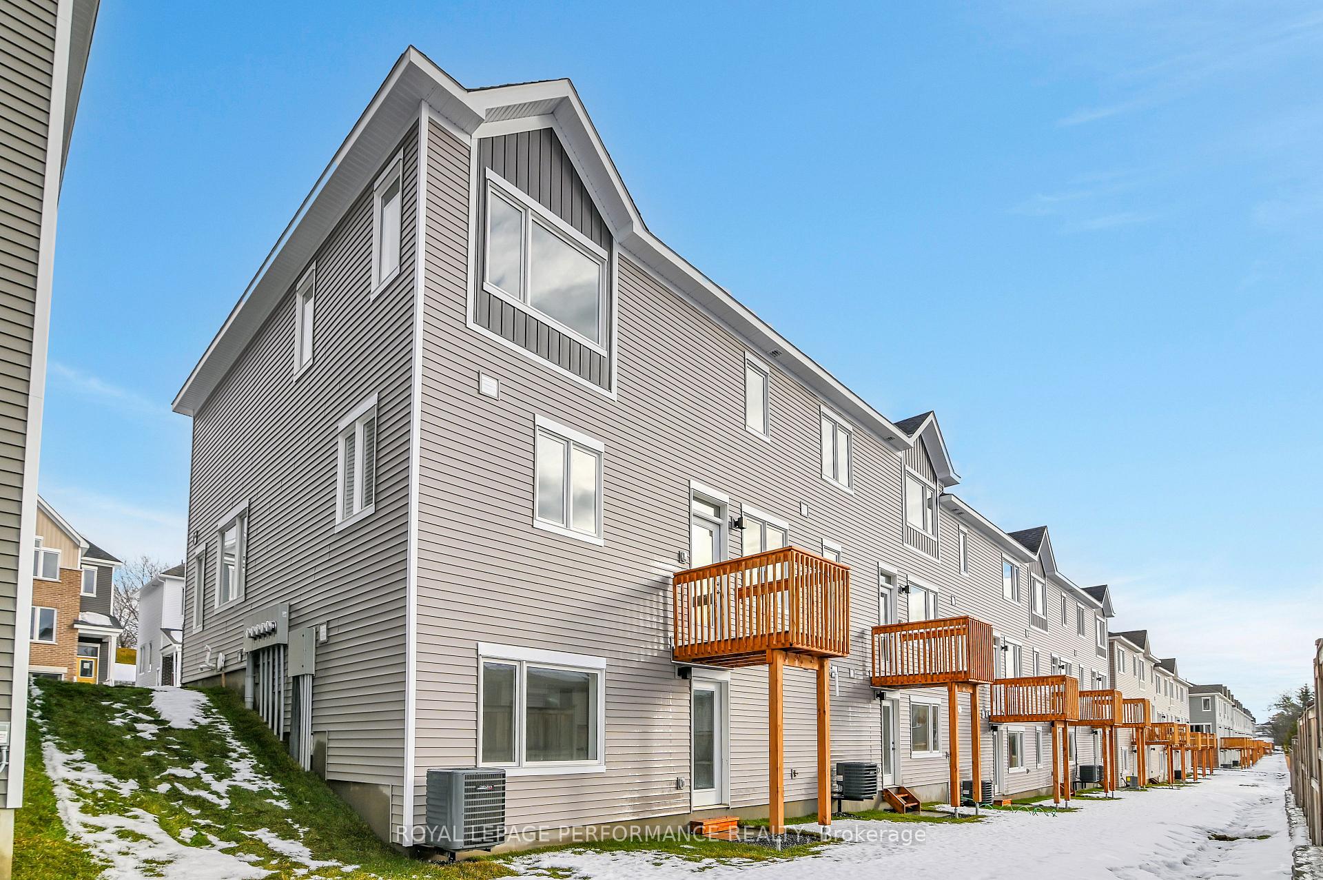 Photo 33 of 357 Falsetto Street E, Ottawa, Mer Bleue/Bradley Estates/Anderson Park — HOMEH