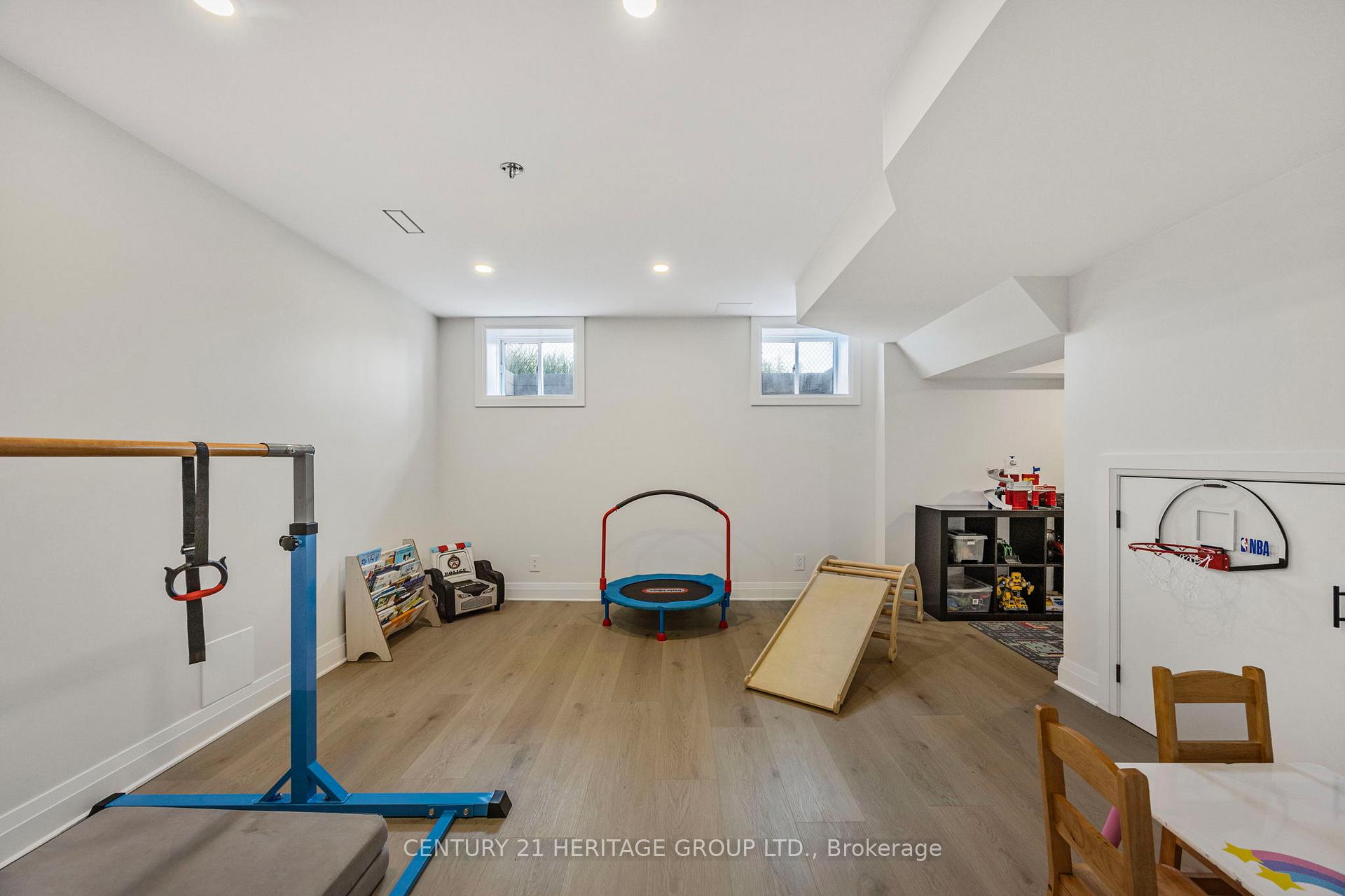 Photo 34 of 56 Gould Crescent, New Tecumseth, Tottenham — HOMEH