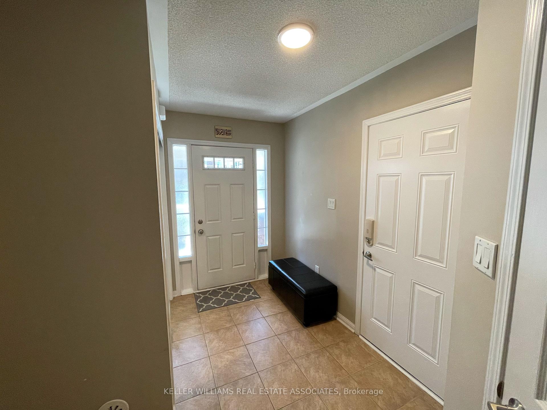 Photo 7 of 877 Willingdon Crescent, Milton, Harrison — HOMEH
