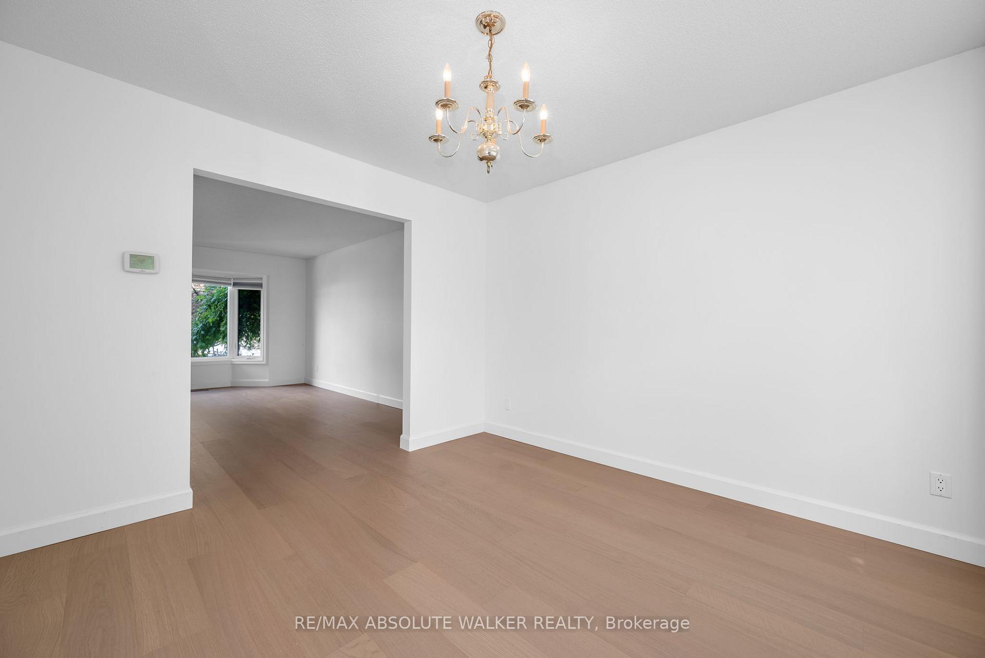 Photo 10 of 763 Montcrest Drive, Ottawa, Fallingbrook/Ridgemount — HOMEH