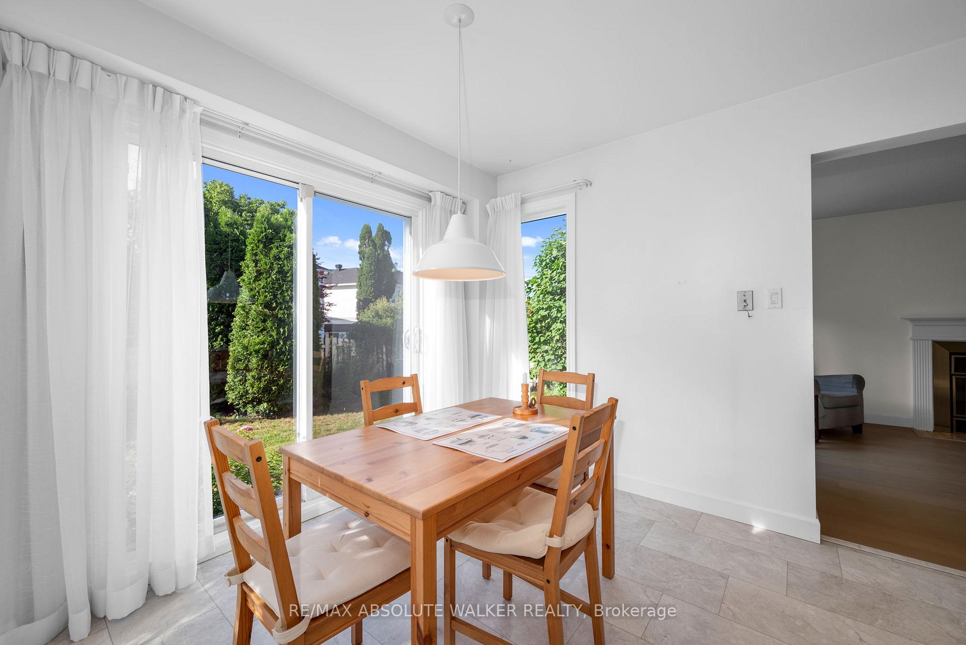 Photo 12 of 763 Montcrest Drive, Ottawa, Fallingbrook/Ridgemount — HOMEH