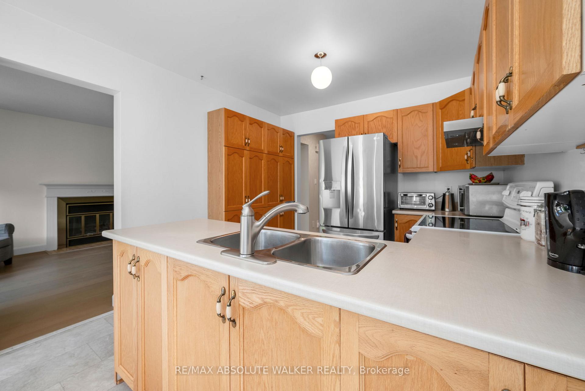 Photo 15 of 763 Montcrest Drive, Ottawa, Fallingbrook/Ridgemount — HOMEH