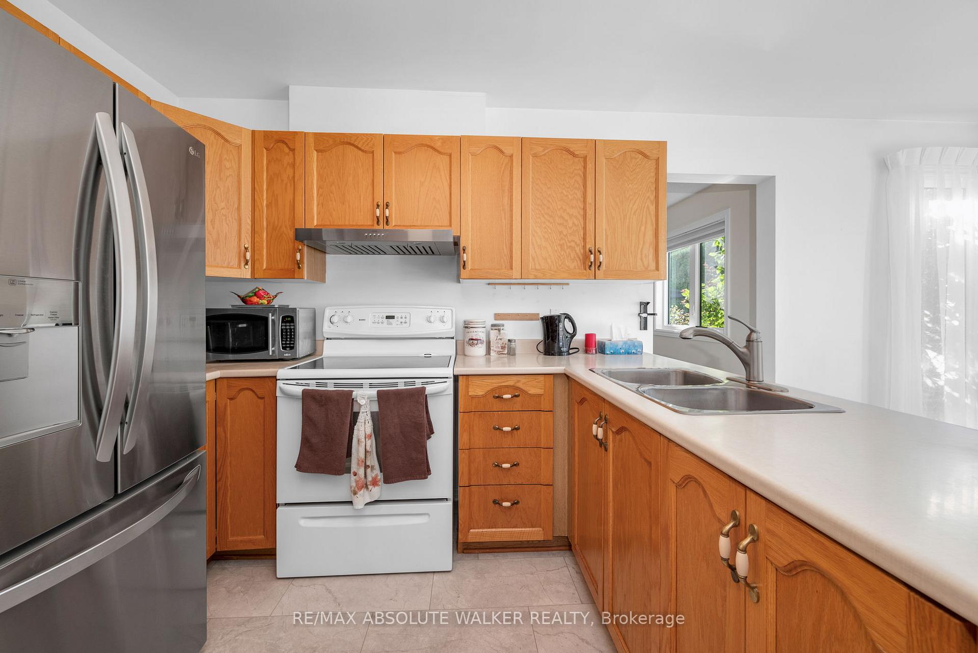 Photo 17 of 763 Montcrest Drive, Ottawa, Fallingbrook/Ridgemount — HOMEH