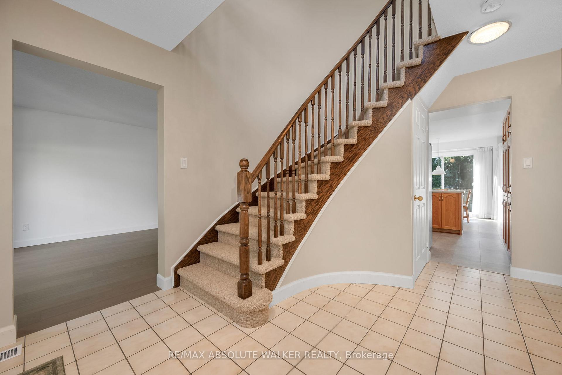 Photo 23 of 763 Montcrest Drive, Ottawa, Fallingbrook/Ridgemount — HOMEH