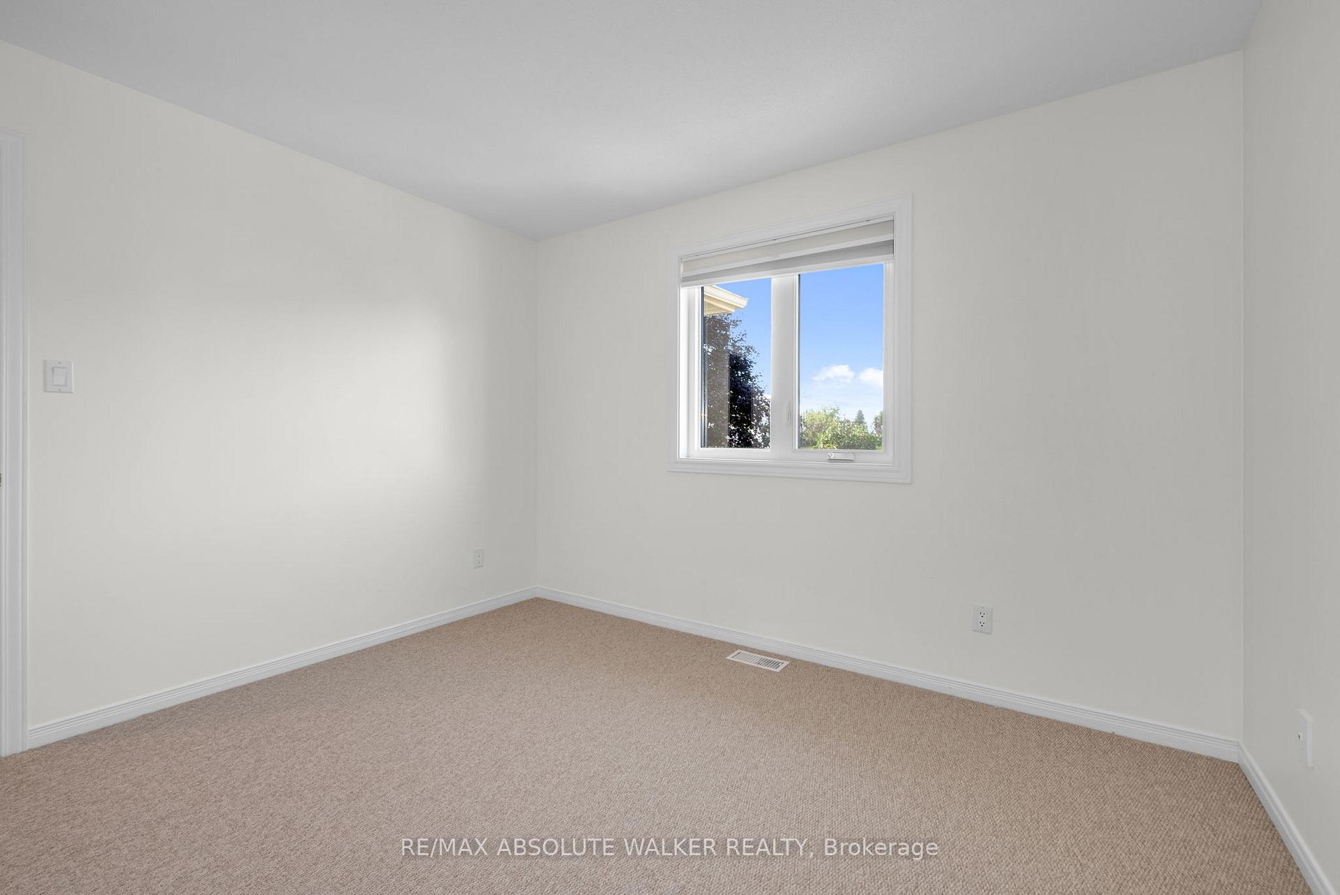 Photo 32 of 763 Montcrest Drive, Ottawa, Fallingbrook/Ridgemount — HOMEH