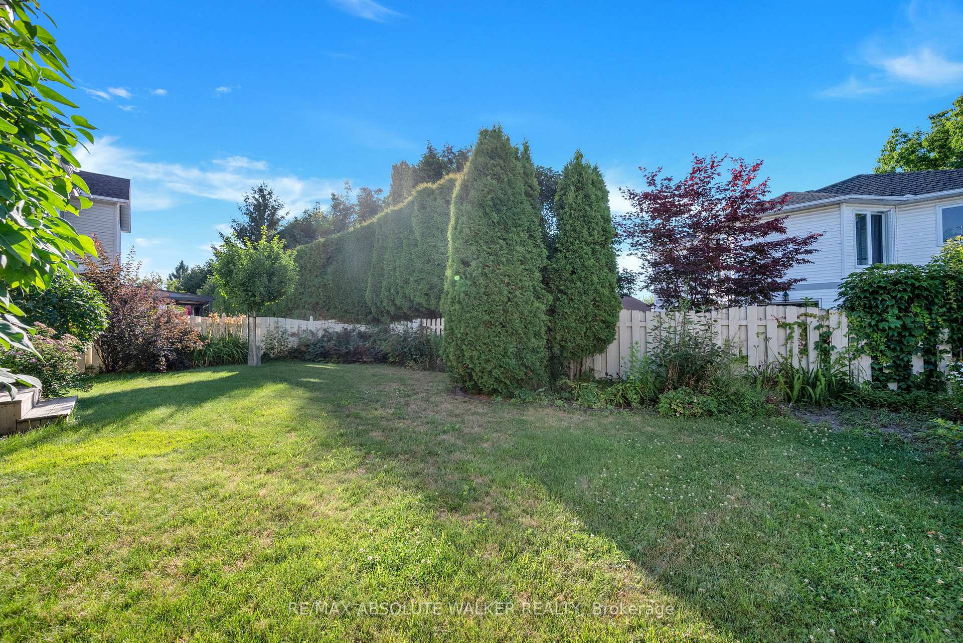 Photo 44 of 763 Montcrest Drive, Ottawa, Fallingbrook/Ridgemount — HOMEH