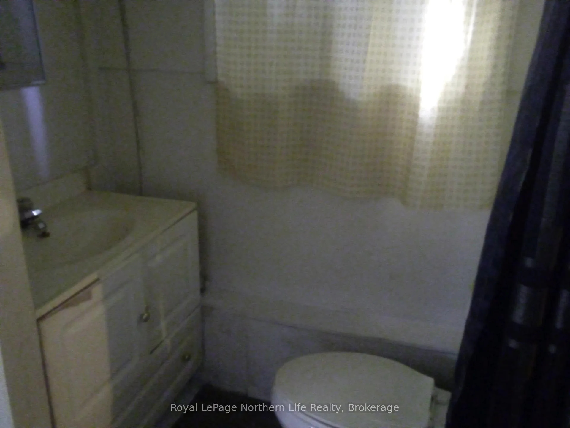 Photo 18 of 230 Third Avenue W, North Bay, Central — HOMEH